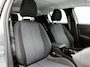 Peugeot e-208 EV Business 51 kWh 156pk | DEMO | 433km WLTP Actieradius | Lage kilometerstand! | Navigatie | Achteruitrijcamera | Cruise Control | Climate Control | Parkeersensoren v+a | Armsteun | Draadloze Apple Carplay/ Android Auto | Donker getint glas | Warmtepomp |