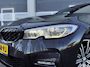BMW 3-Serie 320e Business Edition Plus | Leder | Digital cockpit | Carplay | Navigatie | Stuur/Stoelverwaring | LED | DAB | Sensoren