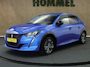 Peugeot e-208 EV Allure Pack 50 kWh - ORIGINEEL NEDERLANDSE AUTO - AIRCO (AUTOMATISCH) - ACHTERUITRIJCAMERA - KEYLESS ENTRY/START - APPLE CARPLAY/ANDROID AUTO - CRUISE CONTROL - PARKEERSENSOREN ACHTER - DEELS LEDEREN BEKLEDING