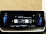 Peugeot e-208 EV Allure Pack 50 kWh - ORIGINEEL NEDERLANDSE AUTO - AIRCO (AUTOMATISCH) - ACHTERUITRIJCAMERA - KEYLESS ENTRY/START - APPLE CARPLAY/ANDROID AUTO - CRUISE CONTROL - PARKEERSENSOREN ACHTER - DEELS LEDEREN BEKLEDING