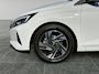 Hyundai i20 Premium Sky 1.0 T-GDI 100pk | SCHUIF/KANTELDAK | AUTOMAAT | 16'' BI-COLOR LM-VELGEN | KEYLESS ENTRY | APPLE CARPLAY / ANDROID AUTO |