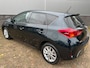 Toyota Auris 1.8 Hybrid Lease+ met panaramadak