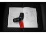 Toyota Yaris 1.5 Hybrid 130 Launch Edition | Stoel en stuurverwarming | Leder-stof bekleding | Parkeersensoren |