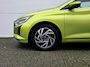Hyundai i20 1.0 T-GDI 100pk Premium | Carplay | Climate control | Cruise control | Stoel/stuurverwarming | Camera | Parkeersensoren | DAB | Premium Audio | Lichtmetalen velgen | Navigatie