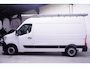 Renault Master 2.3 dCi 150 pk L2H2 Imperiaal met Trap, Trekhaak Airco, Camera, Cruise Control, Laadruimte Pakket, 3-Zits