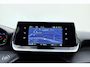 Peugeot e-2008 EV Allure 50 kWh | 100% SOH! l Apple Carplay/Android Auto l Bluetooth l DAB l Cruise Control l Climate Control l Navigatie l Lichtmetalen Velgen l PDC Achter