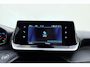 Peugeot e-2008 EV Allure 50 kWh | 100% SOH! l Apple Carplay/Android Auto l Bluetooth l DAB l Cruise Control l Climate Control l Navigatie l Lichtmetalen Velgen l PDC Achter