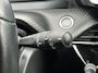 Peugeot e-2008 EV Active Pack 50 kWh | SOH 93,2 % | CarPlay | Parkeersensoren | Cruise control |