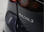 Mazda 3 2.0 e-SkyActiv-G M Hybrid 122 Comfort met Bose [APAPTIVE CRUISE CONTROL, APPLE CARPLAY, ANDROID, BOSE SOUND SYSTEM, MEMORY SEATS, STOELVERWARMING STUUR VERWARMING, CAMERA, PDC V+A, BLUETOOTH, LEDER, LED, ELEKTRISCHE ACHTERKLEP, NAVIGATIE,
