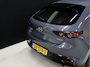 Mazda 3 2.0 e-SkyActiv-G M Hybrid 122 Comfort met Bose [APAPTIVE CRUISE CONTROL, APPLE CARPLAY, ANDROID, BOSE SOUND SYSTEM, MEMORY SEATS, STOELVERWARMING STUUR VERWARMING, CAMERA, PDC V+A, BLUETOOTH, LEDER, LED, ELEKTRISCHE ACHTERKLEP, NAVIGATIE,