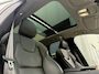 Volvo XC60 2.0 T6 Plug-in hybrid AWD Long range 350pk | SOH 98% | Ultimate bright | Panoramadak | Lederen bekleding | Stoel&stuurverwarming | Achterbank verwarmd | Pilot assist | Camera | Dodehoekdetectie | Memory | Full-LED | DAB | Keyless | Apple CarPlay | Elektrische achterklep | Volledig dealeronderhouden