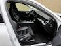 Volvo XC60 2.0 T6 Plug-in hybrid AWD Long range 350pk | SOH 98% | Ultimate bright | Panoramadak | Lederen bekleding | Stoel&stuurverwarming | Achterbank verwarmd | Pilot assist | Camera | Dodehoekdetectie | Memory | Full-LED | DAB | Keyless | Apple CarPlay | Elektrische achterklep | Volledig dealeronderhouden