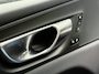 Volvo XC60 2.0 T6 Plug-in hybrid AWD Long range 350pk | SOH 98% | Ultimate bright | Panoramadak | Lederen bekleding | Stoel&stuurverwarming | Achterbank verwarmd | Pilot assist | Camera | Dodehoekdetectie | Memory | Full-LED | DAB | Keyless | Apple CarPlay | Elektrische achterklep | Volledig dealeronderhouden