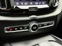 Volvo XC60 2.0 T6 Plug-in hybrid AWD Long range 350pk | SOH 98% | Ultimate bright | Panoramadak | Lederen bekleding | Stoel&stuurverwarming | Achterbank verwarmd | Pilot assist | Camera | Dodehoekdetectie | Memory | Full-LED | DAB | Keyless | Apple CarPlay | Elektrische achterklep | Volledig dealeronderhouden
