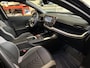 Jeep Compass First Edition 74 kWh | VOORRAAD VOORDEEL TOT € 4.000,- + GRATIS SCHUIFDAK! T.W.V. € 1.100,- | Camera 360 | Parkeersensoren voor en achter | Premium pack | Convience pack | Warmtepomp | 2 + 6 Speciale Garantie |