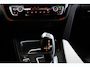 BMW 3-Serie 320i Executive | LEDER | STOELVERWARMING | DAB | APPLE | CAMERA | 19"