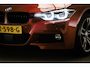 BMW 3-Serie 320i Executive | LEDER | STOELVERWARMING | DAB | APPLE | CAMERA | 19"