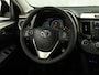 Toyota RAV4 2.0 Executive Business 4WD 152Pk Automaat (NAVIGATIE, CLIMATE, GETINT GLAS, CAMERA, LEDER, ELEK SPORTSTOELEN, STOELVERWARMING, CRUISE, NIEUWSTAAT)