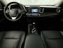 Toyota RAV4 2.0 Executive Business 4WD 152Pk Automaat (NAVIGATIE, CLIMATE, GETINT GLAS, CAMERA, LEDER, ELEK SPORTSTOELEN, STOELVERWARMING, CRUISE, NIEUWSTAAT)