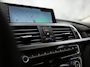 BMW 3-Serie 330e iPerformance Sport 293Pk Automaat (SOH 85,3%, BLACK PACK, GROOT NAVI, BRUIN LEDER, SPORTSTOELEN, CAMERA, GETINT GLAS, FLIPPERS, NIEUWE APK, NIEUWSTAAT)