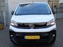 Opel Vivaro-e Electric EV 75 kWh 136pk L3 I SOH 98% | Airconditioning | Navigatie via app | Bijrijdersbank | Onboard lader 11Kw - 3 fase | Geïsoleerde comfort scheidingswand | Surround View pakket
