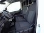 Opel Vivaro-e Electric EV 75 kWh 136pk L3 I SOH 98% | Airconditioning | Navigatie via app | Bijrijdersbank | Onboard lader 11Kw - 3 fase | Geïsoleerde comfort scheidingswand | Surround View pakket