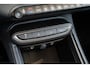 Jeep Avenger Black Edition 54 kWh | Tot 8 Jaar Garantie | Lederen bekleding | Schuif-Kanteldak | Camera | Stoel Massage | Camera | Elektrische Achterklep | Navigatie |