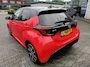 Toyota Yaris 1.5 Hybrid EXECUTIVE PANODAK JBL-AUDIO STOEL/STUURVERW NAVI PARK-SENSOREN CAMERA BLIND SPOT APPLE/ANDROID 17'' LM-VELGEN LEER AD-CRUISE CLIMA