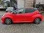 Toyota Yaris 1.5 Hybrid EXECUTIVE PANODAK JBL-AUDIO STOEL/STUURVERW NAVI PARK-SENSOREN CAMERA BLIND SPOT APPLE/ANDROID 17'' LM-VELGEN LEER AD-CRUISE CLIMA