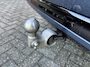 Volvo XC90 T8 Plug-in hybrid AWD Ultra Bright | Luchtvering | Trekhaak | Panoramadak | Verwarmbare voorstoelen met massagefunctie en ventilatie | Head-up display | Premium audio by Bowers & Wilkins | 360 graden camera | Verwarmbare achterbank |