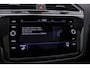 Volkswagen Tiguan R-Line Business+ 1.5 TSI 150pk DSG Automaat Trekhaak, Panoramadak, Black Style, Adaptive cruise control, Navigatie, Achteruitrijcamera, LED koplampen