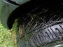 MINI Cooper stuurt af  toe zwaar
