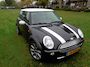 MINI Cooper stuurt af  toe zwaar