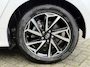 Toyota Yaris 1.5 Hybrid Dynamic | All Season Banden | Navigatie | Camera | Cruise Control | Climate Control | 16 Inch Lichtmetalen Velgen