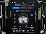 Volvo XC60 2.0 T8 Plug-in hybrid AWD Plus Black Edition | Pano dak | Apple carplay | BLISS | Leer | Sportinterieur | Stoelverw. v+a | El. achterklep
