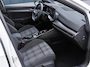 Volkswagen Golf 1.5 eHybrid GTE | Incl. 12 maanden garantie | SOH 99% | 360 ° camera | Adaptieve cruise control | Apple carplay/Android auto | Head-up display | Stoel/stuurverwarming | Climate control | Keyless entry/start | IQ.Lights | Parkeersensoren voor en achter | Sfeerverlichting |