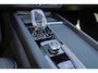 Volvo XC60 T6 Recharge AWD Plus Black Edition - Panorama/schuifdak - IntelliSafe Assist & Surround - Harman/Kardon audio - 360º Camera - Verwarmde voorstoelen, stuur & achterbank - Parkeersensoren voor & achter - Elektr. bedienb. voorstoelen met geheugen - Head up display - Draadloze tel. lader - Extra getint glas - 21' LMV