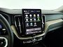 Volvo XC60 T6 Plug-in hybrid AWD Ultra Dark | Panoramadak | 360° camera | Harman Kardon | Luchtvering | Head-up display | Stoel- en stuurverwarming | Trekhaak