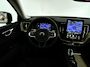 Volvo XC60 T6 Plug-in hybrid AWD Ultra Dark | Panoramadak | 360° camera | Harman Kardon | Luchtvering | Head-up display | Stoel- en stuurverwarming | Trekhaak