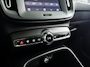 Volvo XC40 B3 Essential | Parkeercamera | Stoel- en stuurverwarming | Trekhaak