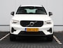 Volvo XC40 2.0 B4 Plus Dark 197 pk | Trekhaak | Harman Kardon audio | Stoel + Stuurverwarming | achteruitrijcamera | Stoel + Stuurverwarming | Elektrische Stoelen met Memory | Origineel nederlands |