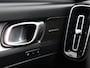 Volvo XC40 2.0 B4 Plus Dark 197 pk | Trekhaak | Harman Kardon audio | Stoel + Stuurverwarming | achteruitrijcamera | Stoel + Stuurverwarming | Elektrische Stoelen met Memory | Origineel nederlands |