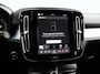 Volvo XC40 2.0 B4 Plus Dark 197 pk | Trekhaak | Harman Kardon audio | Stoel + Stuurverwarming | achteruitrijcamera | Stoel + Stuurverwarming | Elektrische Stoelen met Memory | Origineel nederlands |