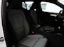 Volvo XC40 2.0 B4 Plus Dark 197 pk | Trekhaak | Harman Kardon audio | Stoel + Stuurverwarming | achteruitrijcamera | Stoel + Stuurverwarming | Elektrische Stoelen met Memory | Origineel nederlands |