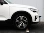 Volvo XC40 2.0 B4 Plus Dark 197 pk | Trekhaak | Harman Kardon audio | Stoel + Stuurverwarming | achteruitrijcamera | Stoel + Stuurverwarming | Elektrische Stoelen met Memory | Origineel nederlands |