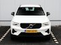 Volvo XC40 2.0 B4 Plus Dark 197 pk | Trekhaak | Harman Kardon audio | Stoel + Stuurverwarming | achteruitrijcamera | Stoel + Stuurverwarming | Elektrische Stoelen met Memory | Origineel nederlands |