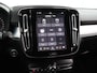 Volvo XC40 2.0 B4 Plus Dark 197 pk | Trekhaak | Harman Kardon audio | Stoel + Stuurverwarming | achteruitrijcamera | Stoel + Stuurverwarming | Elektrische Stoelen met Memory | Origineel nederlands |
