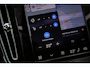 Volvo EX40 Single Motor Extended Range Ultra 82 kWh | Black Edition | Europa | Schuif-/Kanteldak | Harman Kardon Audio | Adaptieve Cruise Control | Stuur-/Stoelverwarming V+A | Warmtepomp | Getint Glas |