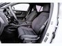 Volvo EX40 Single Motor Extended Range Plus Europa 82 kWh | Trekhaak | Harman/Kardon | Power Seats | BLIS | Adaptive Cruise Control | Stoelverwarming voor & achter | Stuurverwarming | Warmtepomp | Getint Glas |