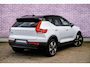 Volvo EX40 Single Motor Extended Range Plus Europa 82 kWh | Trekhaak | Harman/Kardon | Power Seats | BLIS | Adaptive Cruise Control | Stoelverwarming voor & achter | Stuurverwarming | Warmtepomp | Getint Glas |